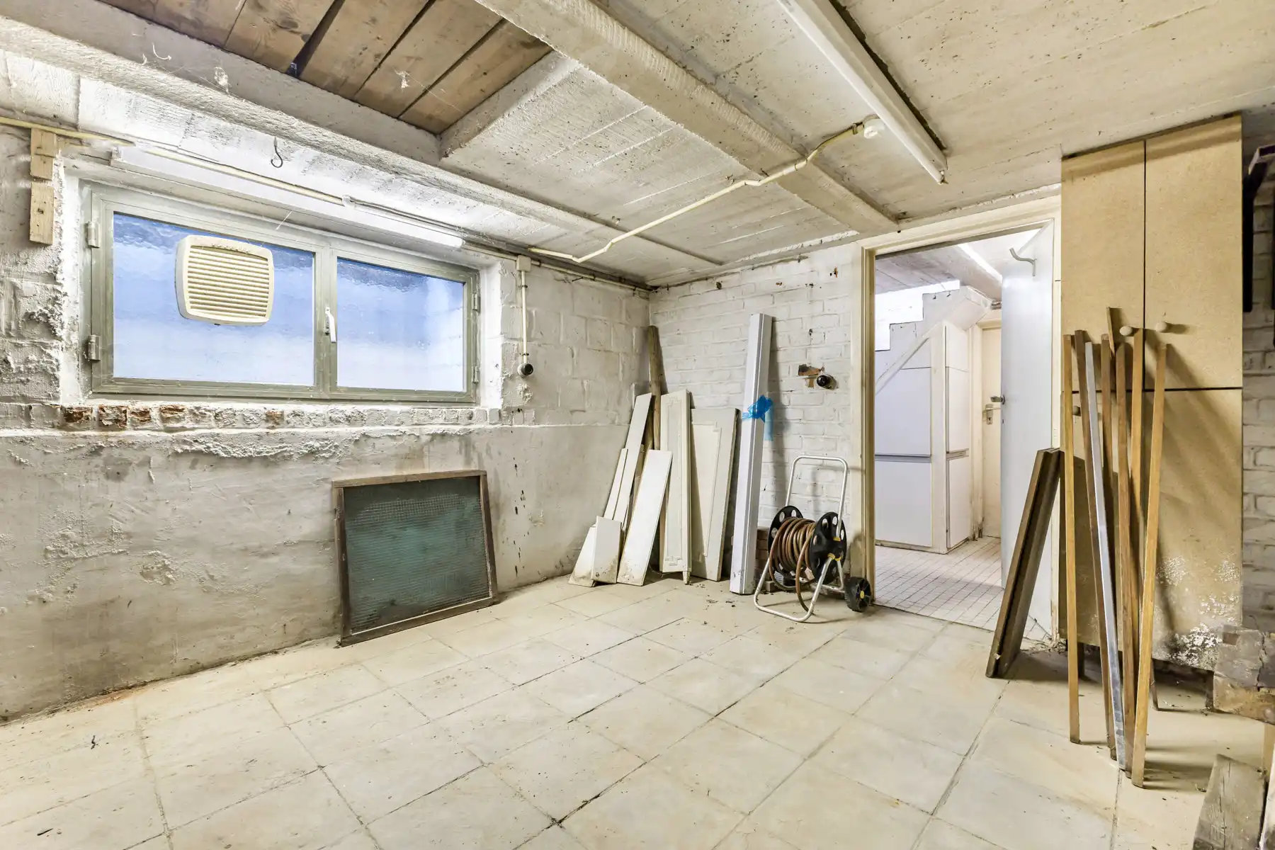 Bungalow met 2 slaapkamers, garage en tuin foto 28