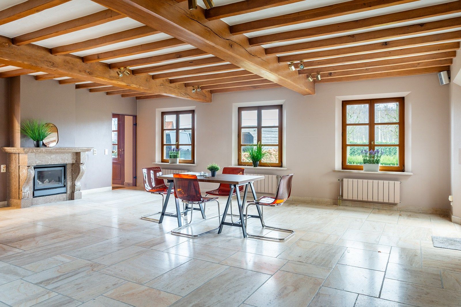 Charmante gezinswoning op 6.217 m² foto 3