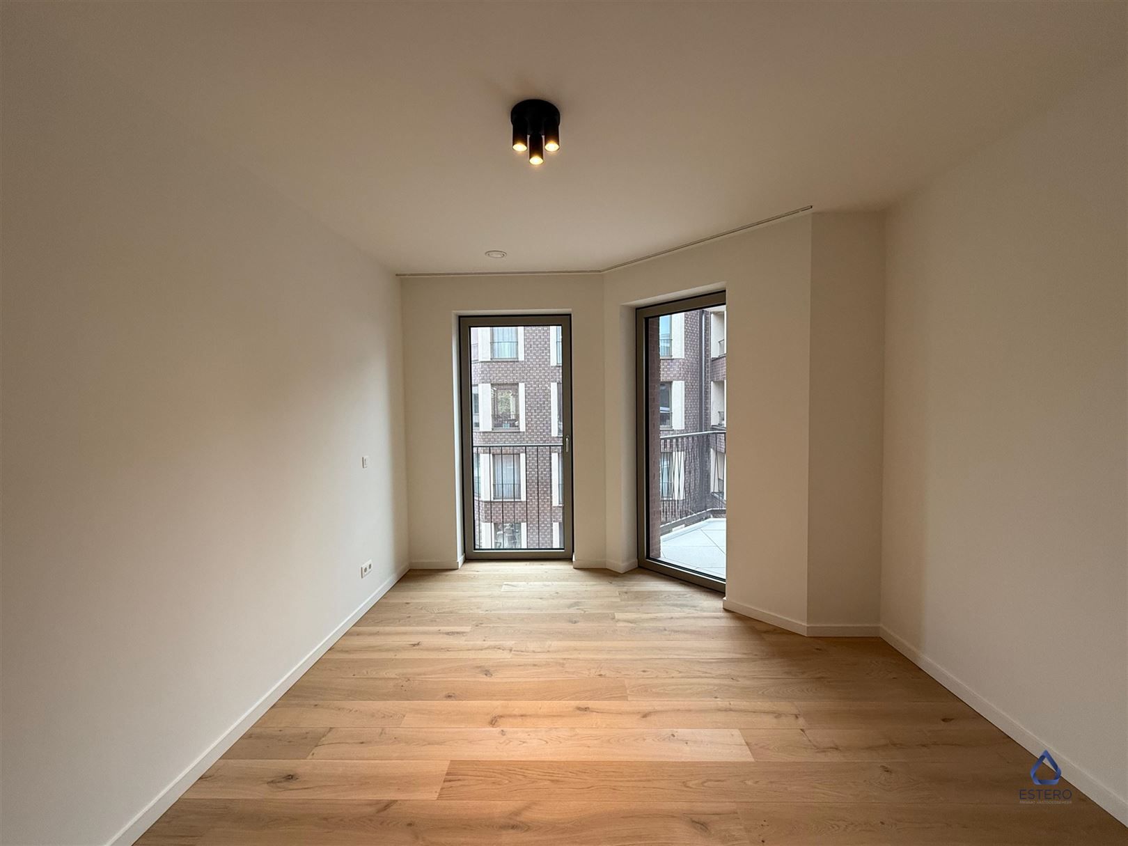 Modern nieuwbouwappt 2-SLK met Terras te Tour & Taxis foto 8