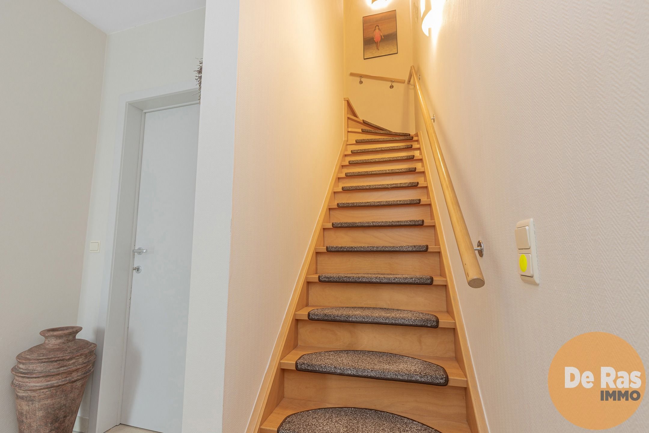 HERZELE - Ruime Bel-etage woning in centrum foto 5