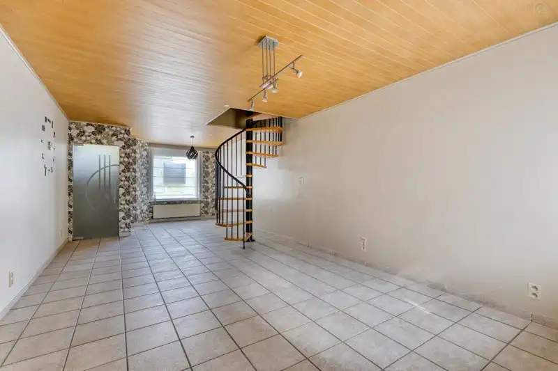 🌿 Instapklare halfopen woning met 3 slaapkamers, tuin, garage en zonnepanelen in Beveren-Leie TE KOOP! foto 4