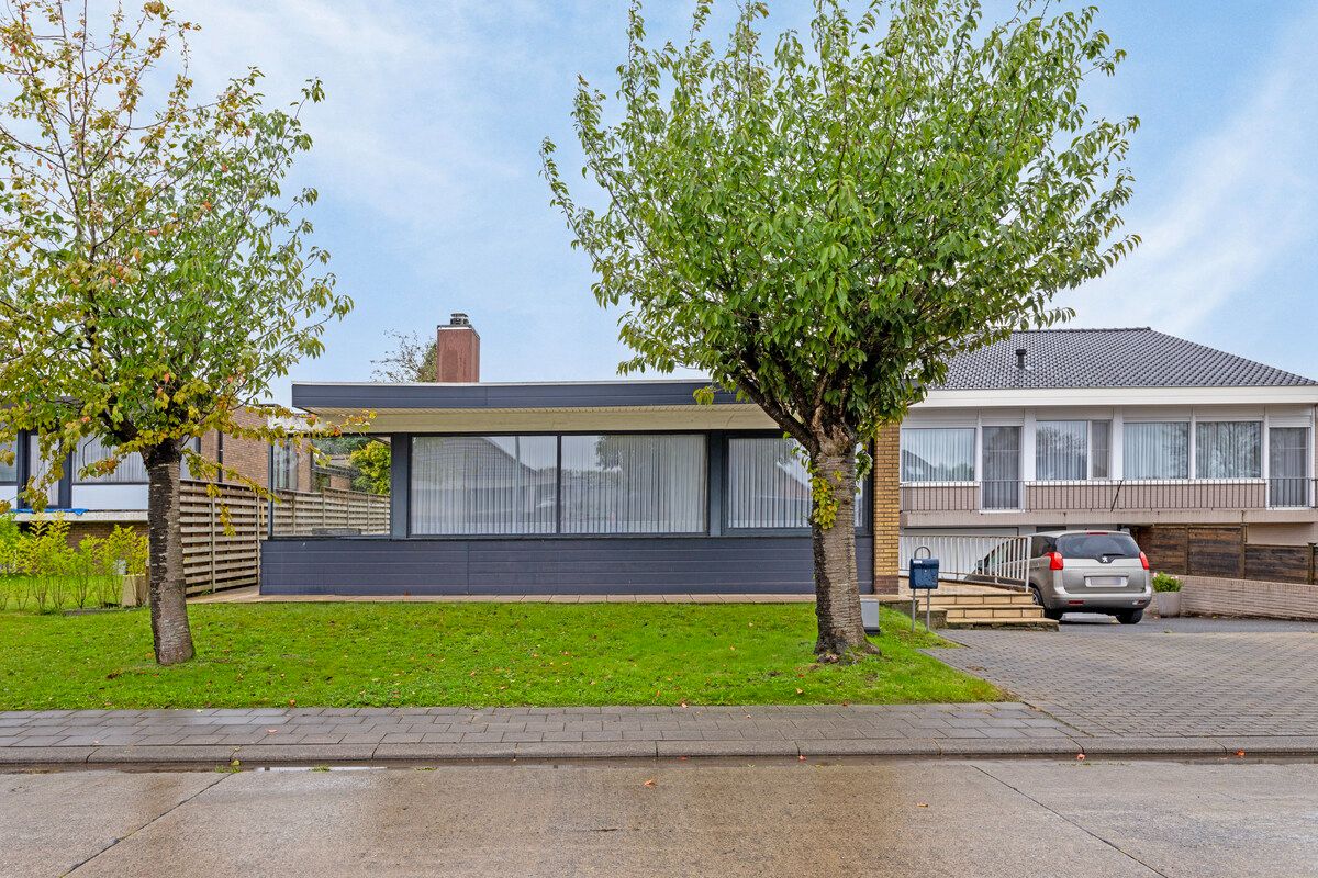 TE RENOVEREN BUNGALOW IN een RUSTIGE WOONWIJK MET MOOIE WOONVOLUMES foto 7