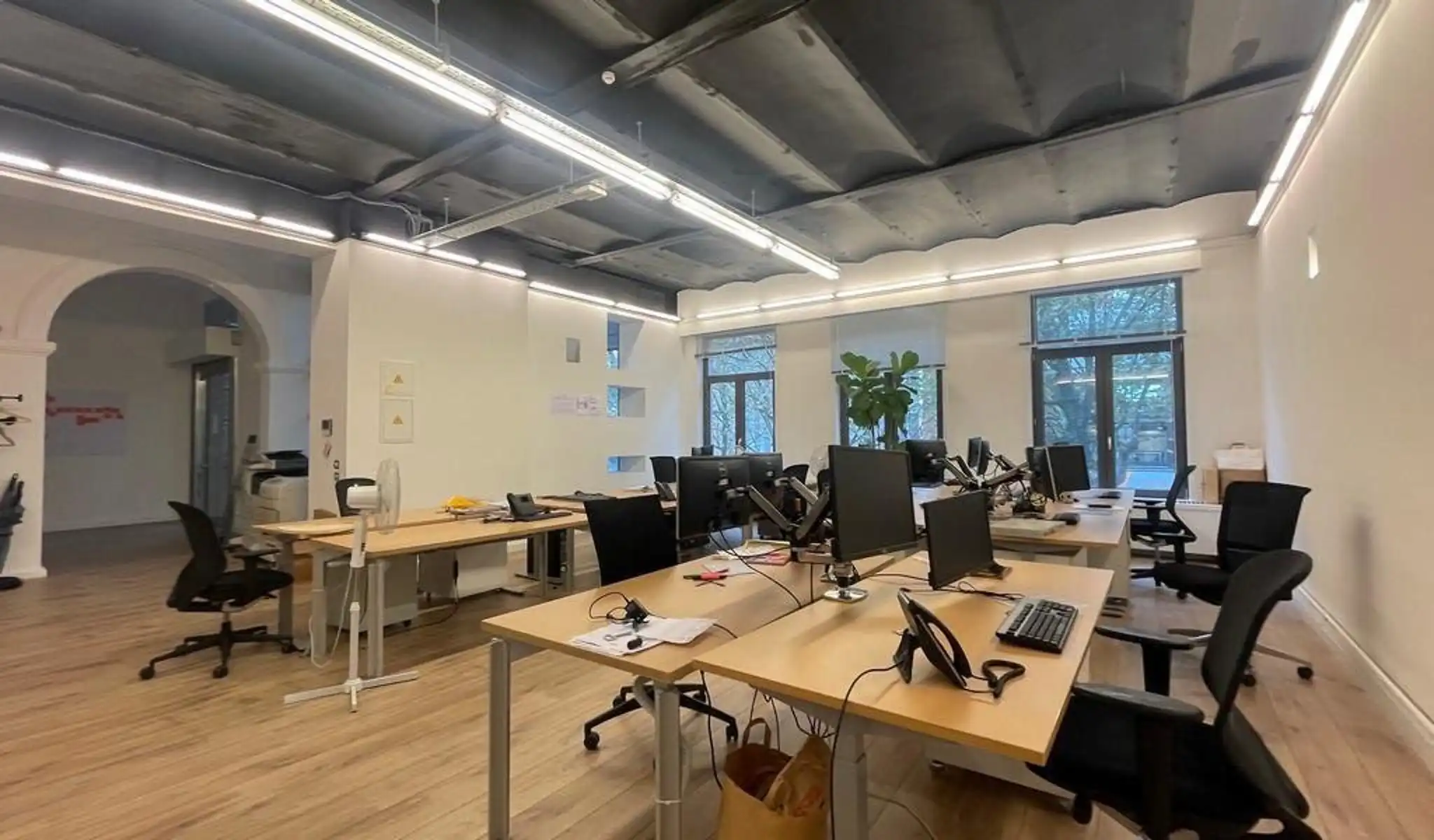 Modern en Instapklaar Kantoor  foto {{pictureIndex}}