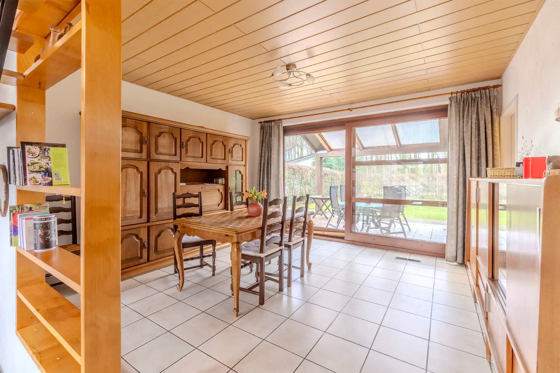 OB met 4 slpk, garage en tuin gelegen in doodlopende straat foto 4