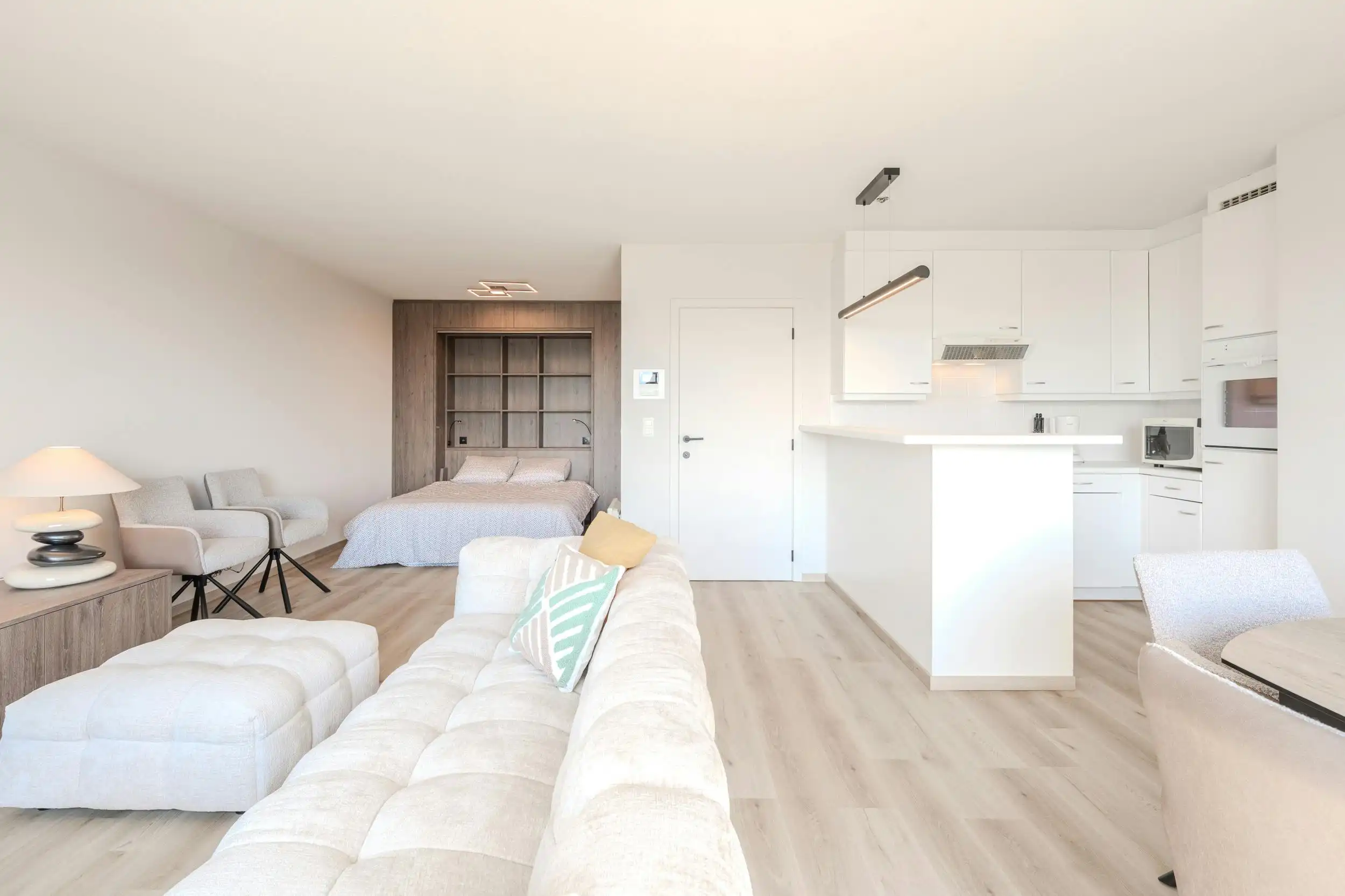 Prachtig appartement te koop met één slaapkamer en slaaphoek foto 4