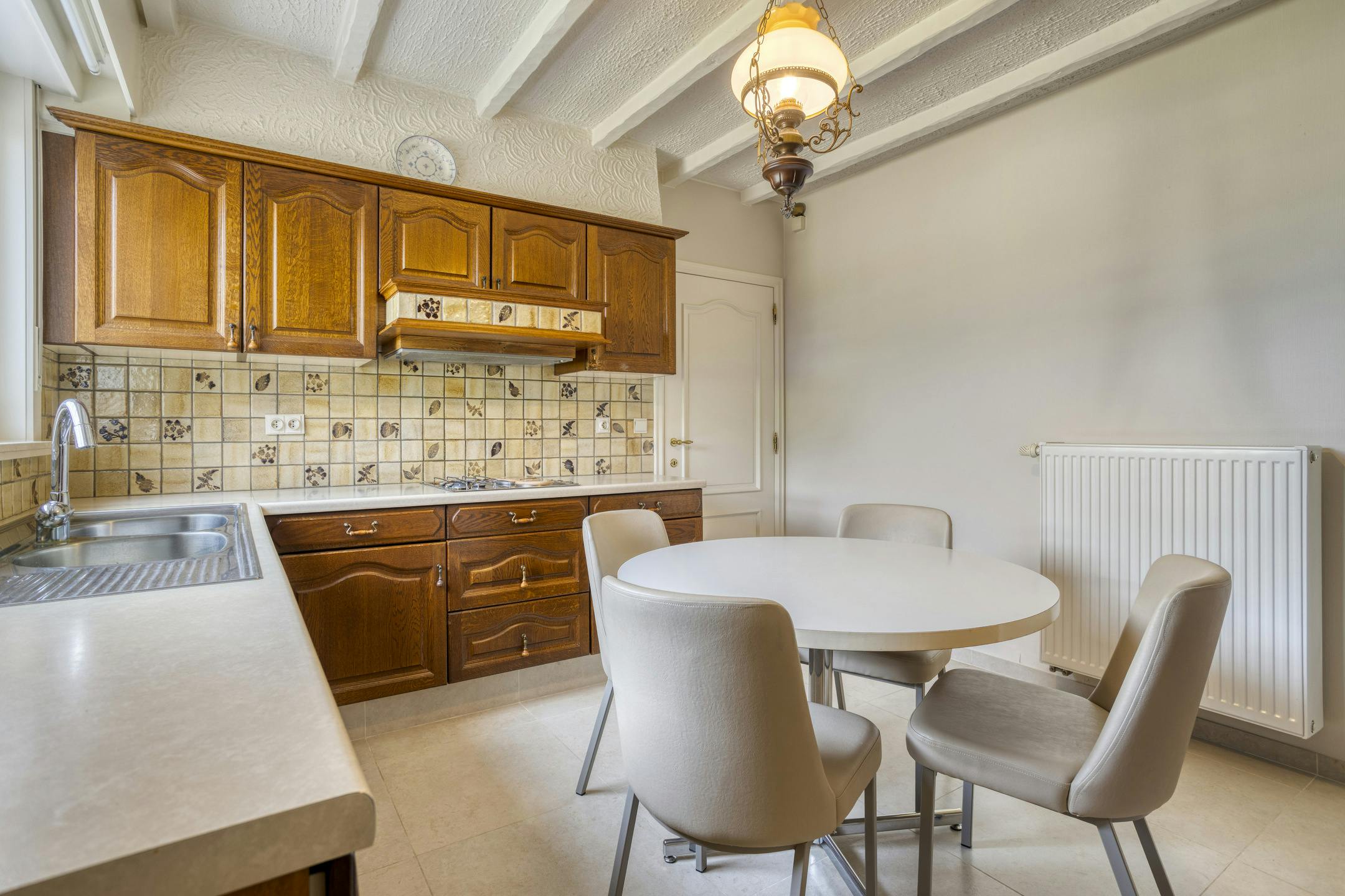 Instapklare woning in de Kardinaal Cardijnlaan te Izegem  foto 8