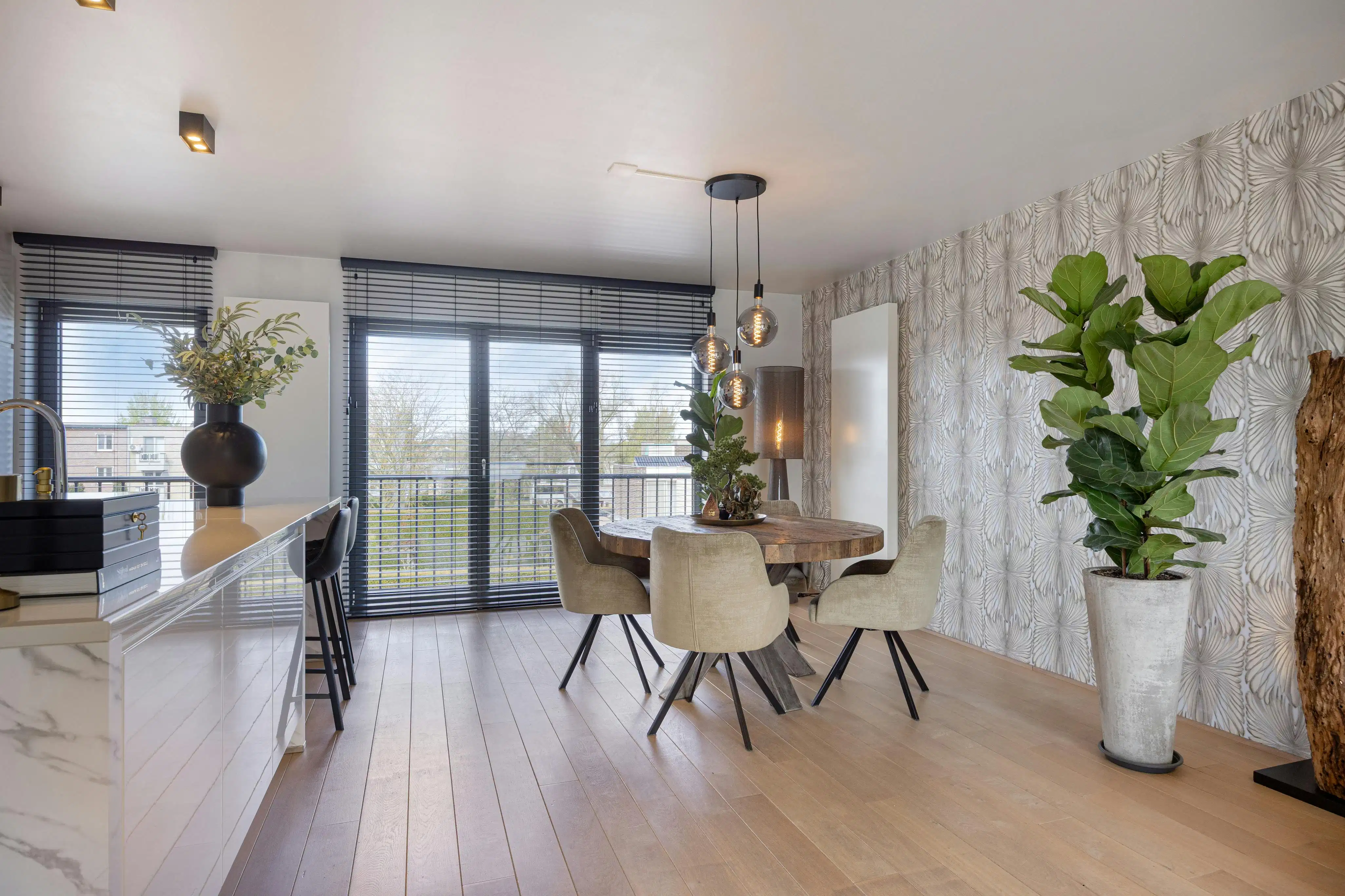 Prachtig appartement met garage te koop in Maaseik foto 5