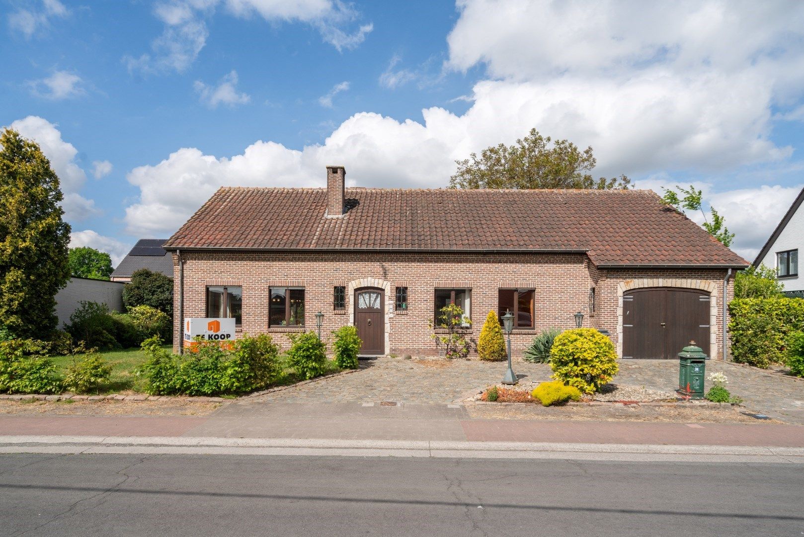 Te koop te Moerbeke – Ruime open bebouwing met 3 slaapkamers, open zolder, tuin en garage foto 4
