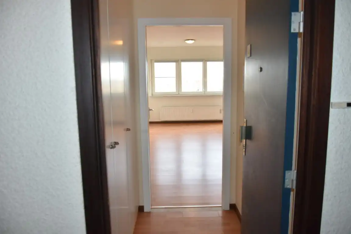 Huiselijk 1-slaapkamerapp met mog. tot parking foto 8