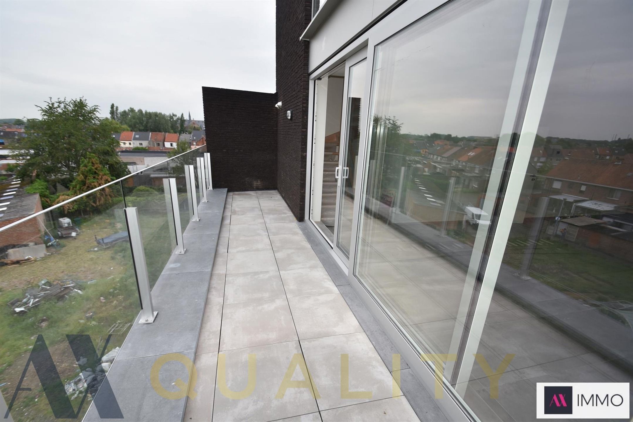 Recent 3 slpk. duplex appt. met  terr.,  2 autostpltsn., private berging, lift en gem. fietsenstalling foto 6