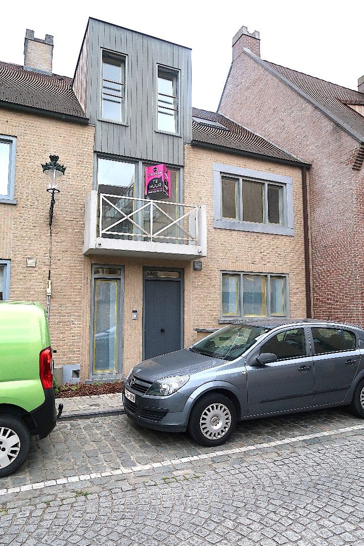 Stijlvolle woning met 4 slaapkamers in hartje Brugge – EPC B foto 5
