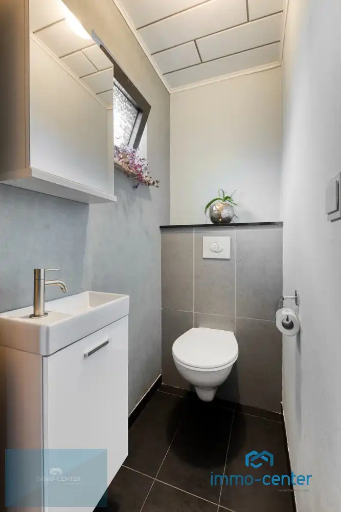 Instapklare vrijstaande woning met 4 slaapkamers en prachtige tuin foto 17