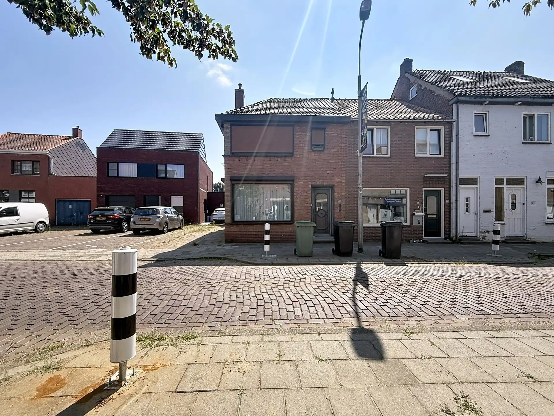 Op te frissen gezinswoning met 4 slaapkamers en tuin! foto 16