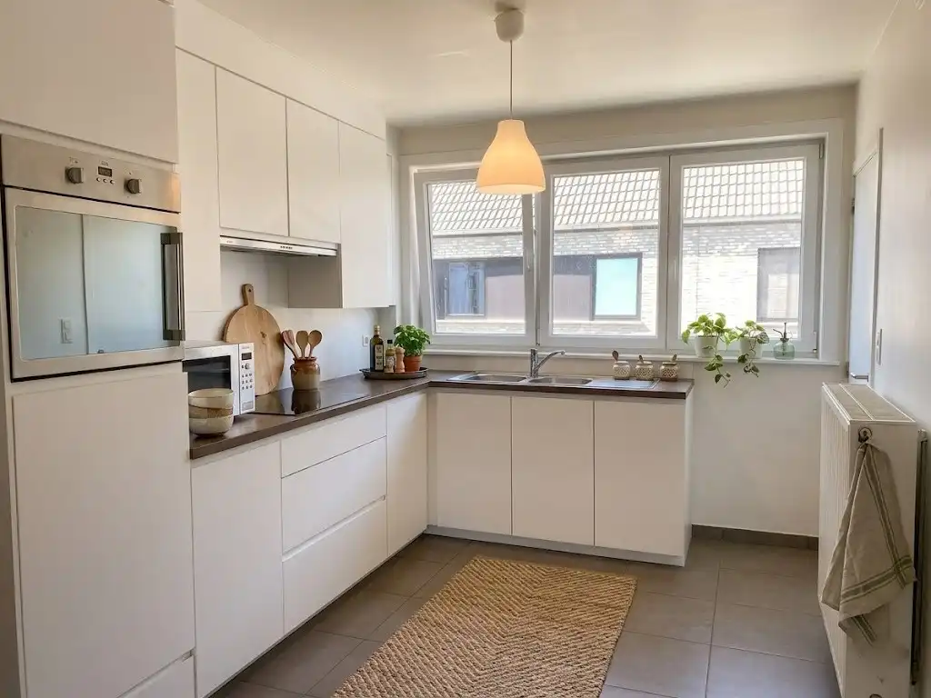 INSTAPKLARE BEL-ETAGE WONING IN HARTJE ZWEVEZELE foto 3