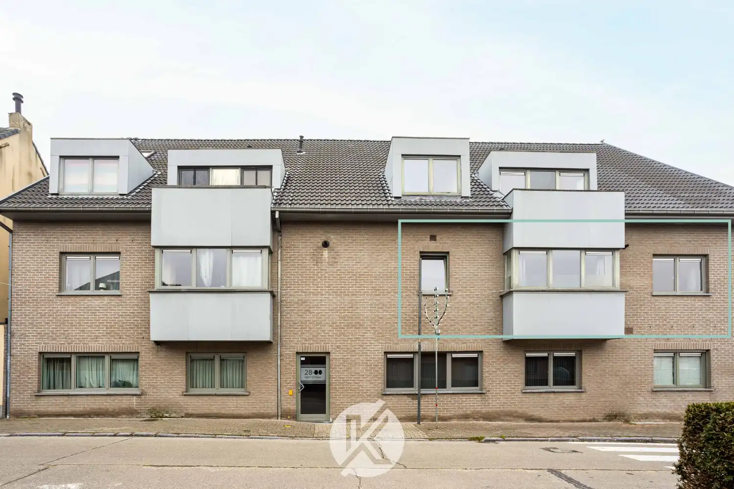 Stijlvol appartement met twee slaapkamers en staanplaats foto {{pictureIndex}}