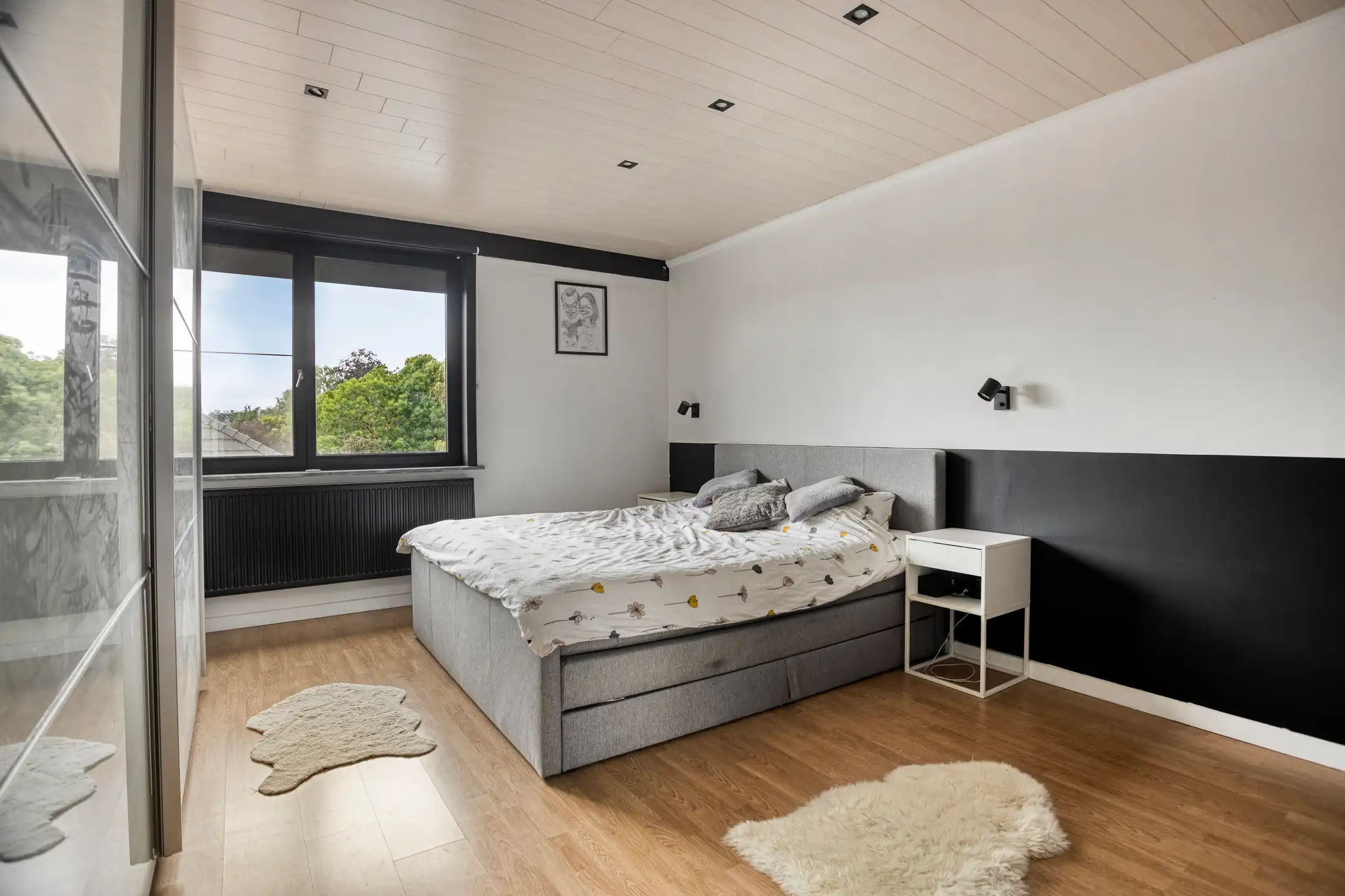 Zeer ruim appartement (166m2) met 2 slaapkamers foto 13