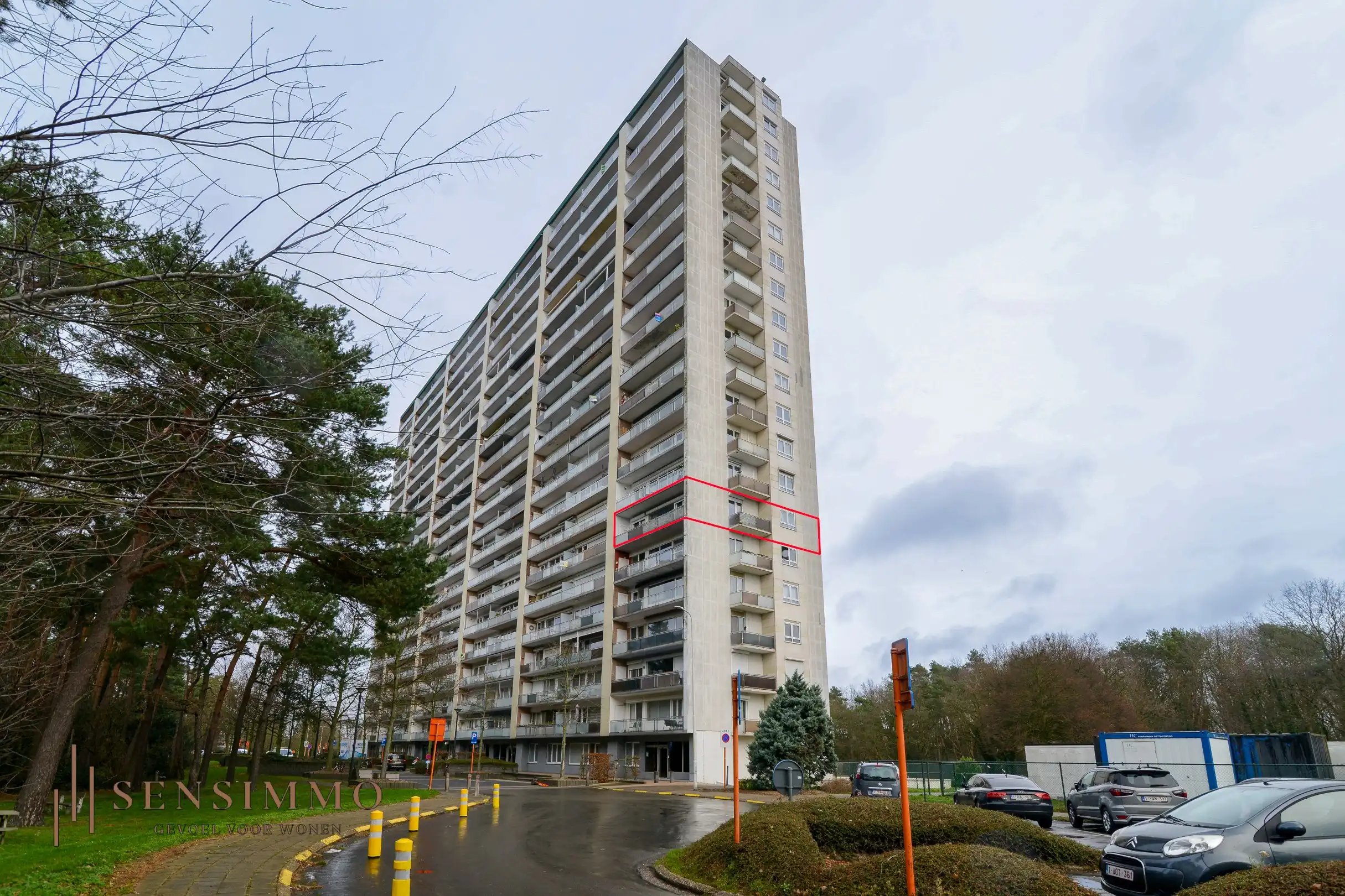 Lichtrijk en ruim 4 slaapkamer appartement met parking vlakbij Genk centrum! foto 22