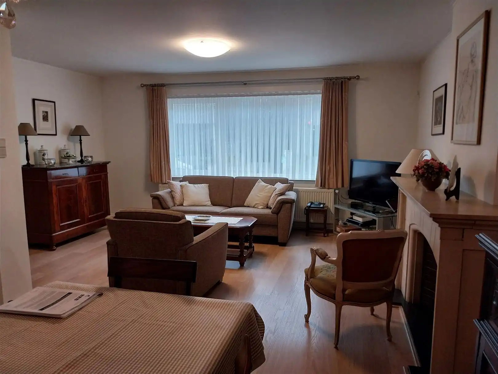 TE HUUR: Gelijkvloers appartement met 2 slaapkamers en autostaanplaats te Hasselt! foto 2