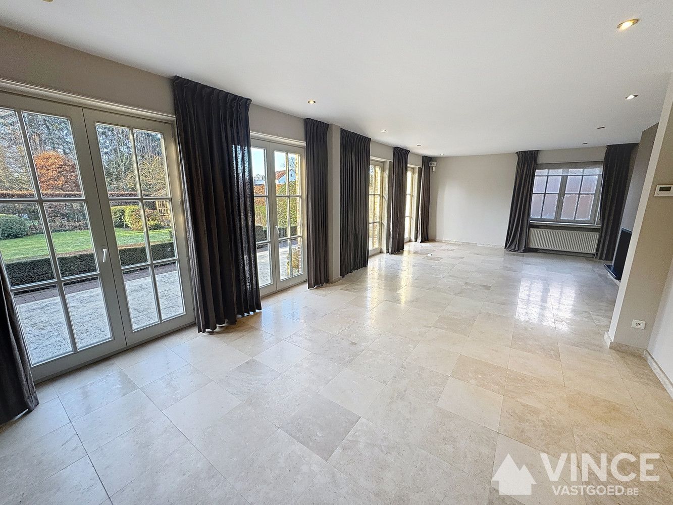 Instapklare gezinswoning met zonnige tuin in rustige doodlopende straat foto 2