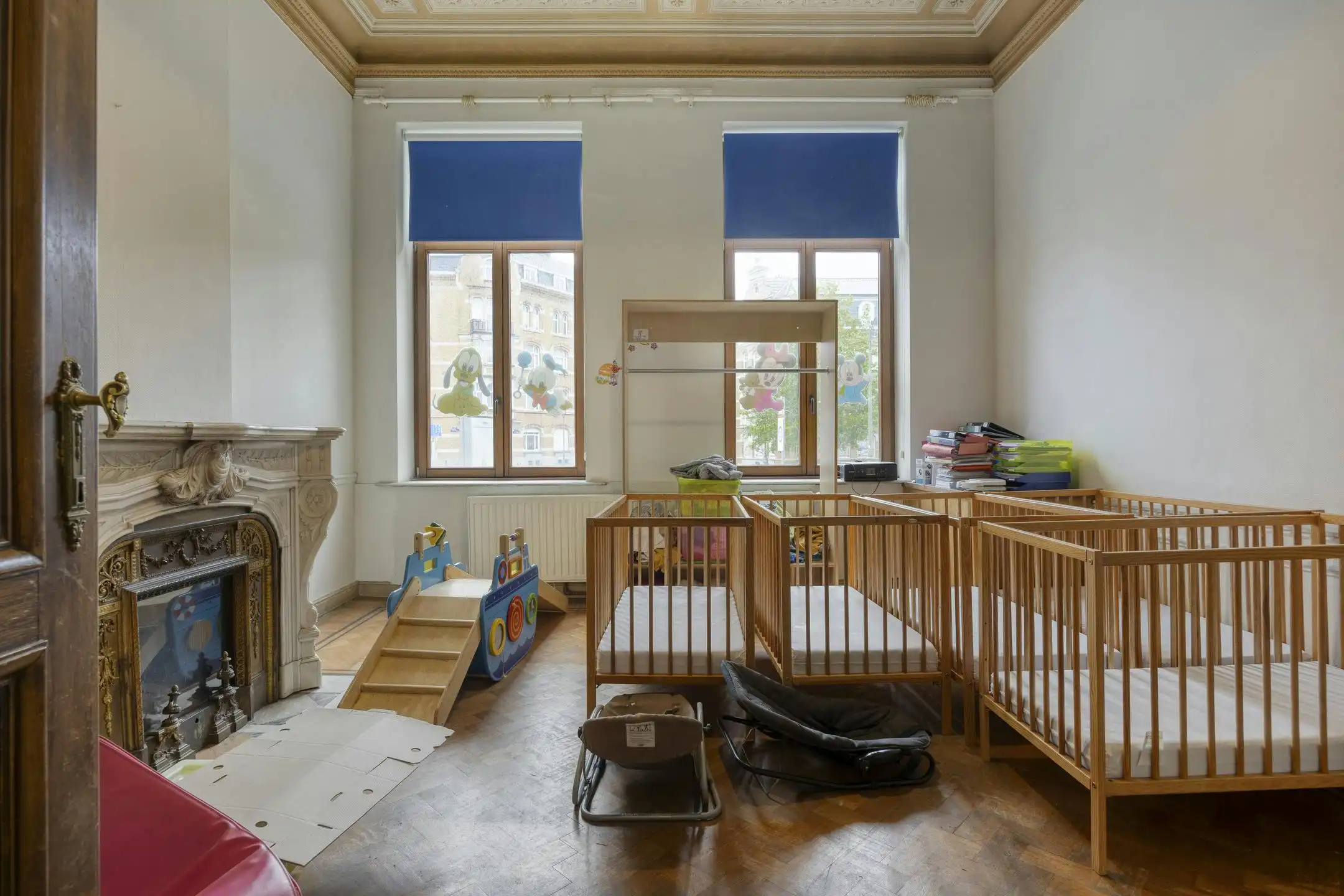 Op te frissen herenhuis met 7 slaapkamers en stadstuin. foto 6