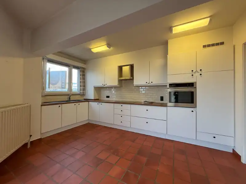 *** COMPROMIS IN OPMAAK *** - Rustig en zongeoriënteerd 3-slaapkamerappartement met terras en open uitzicht op water foto 9