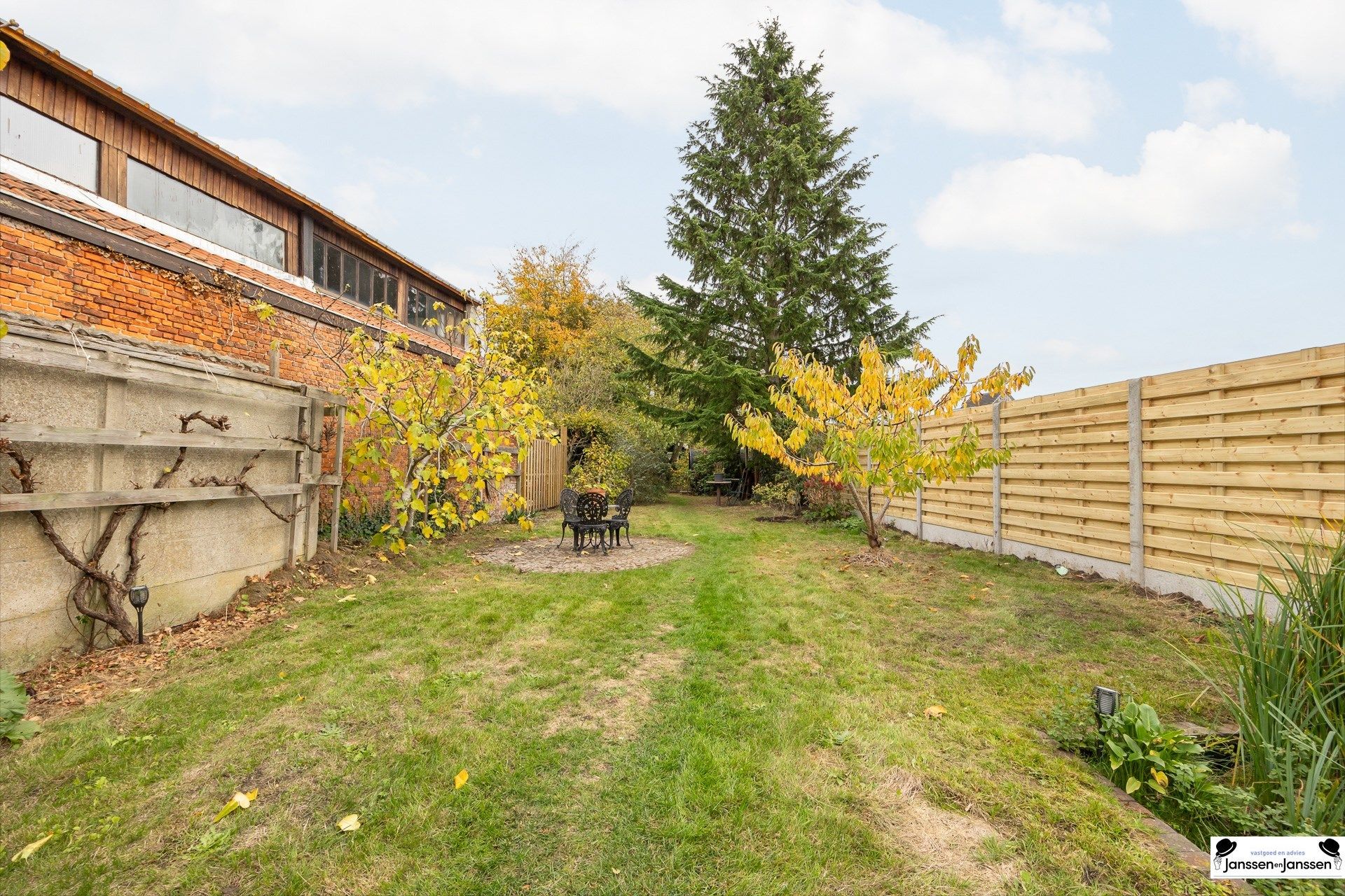 Prachtig gerenoveerde woning met 3 slaapkamers en groene tuin in Ekeren! foto 31