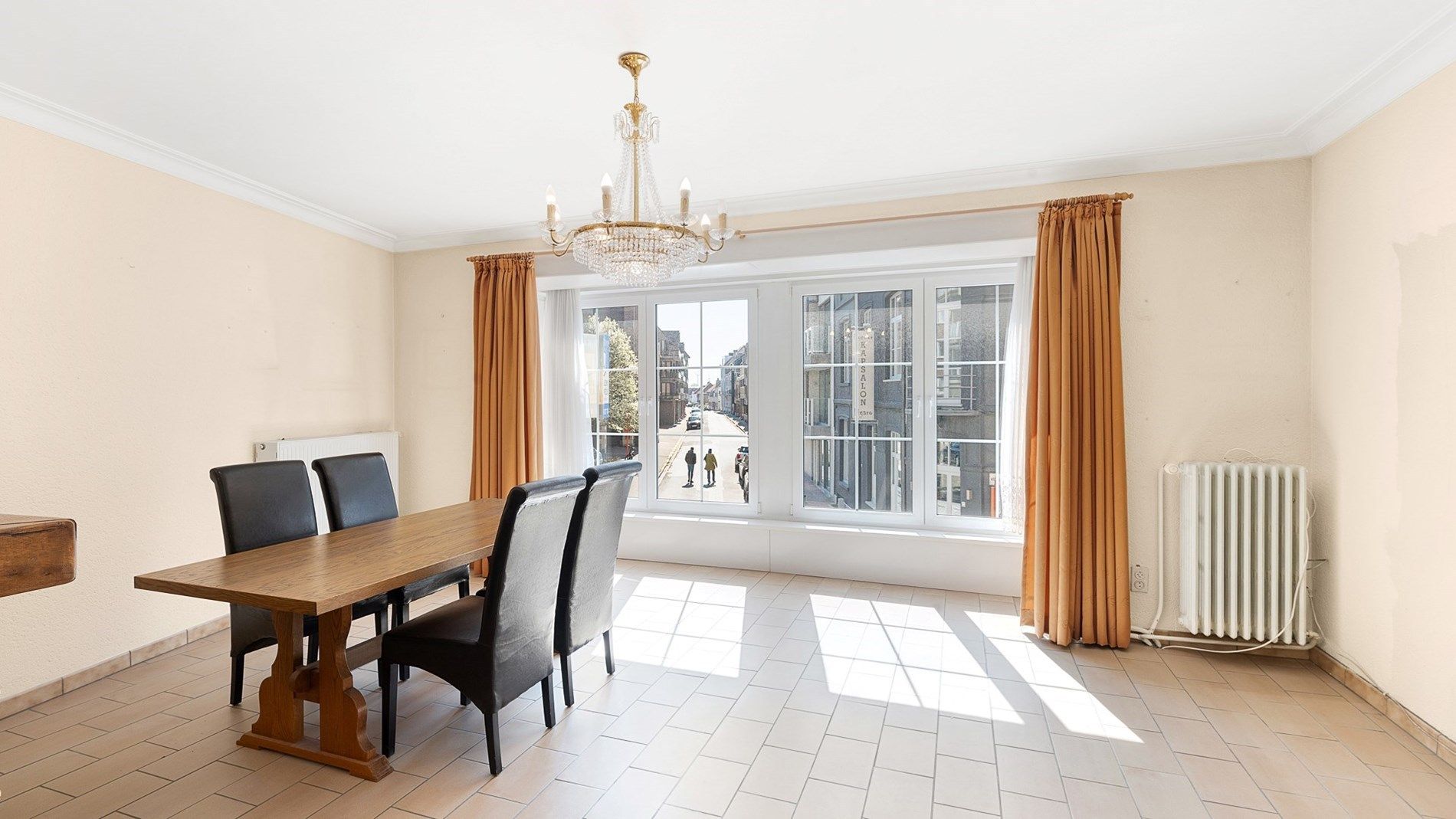 Centraal gelegen woning met het strand om de hoek foto 3