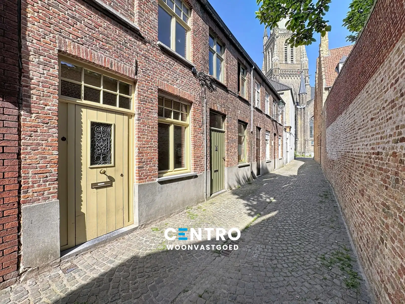 Uiterst CHARMANT gelegen woning met 3 slpks en ZUIDger. tuin! foto {{pictureIndex}}