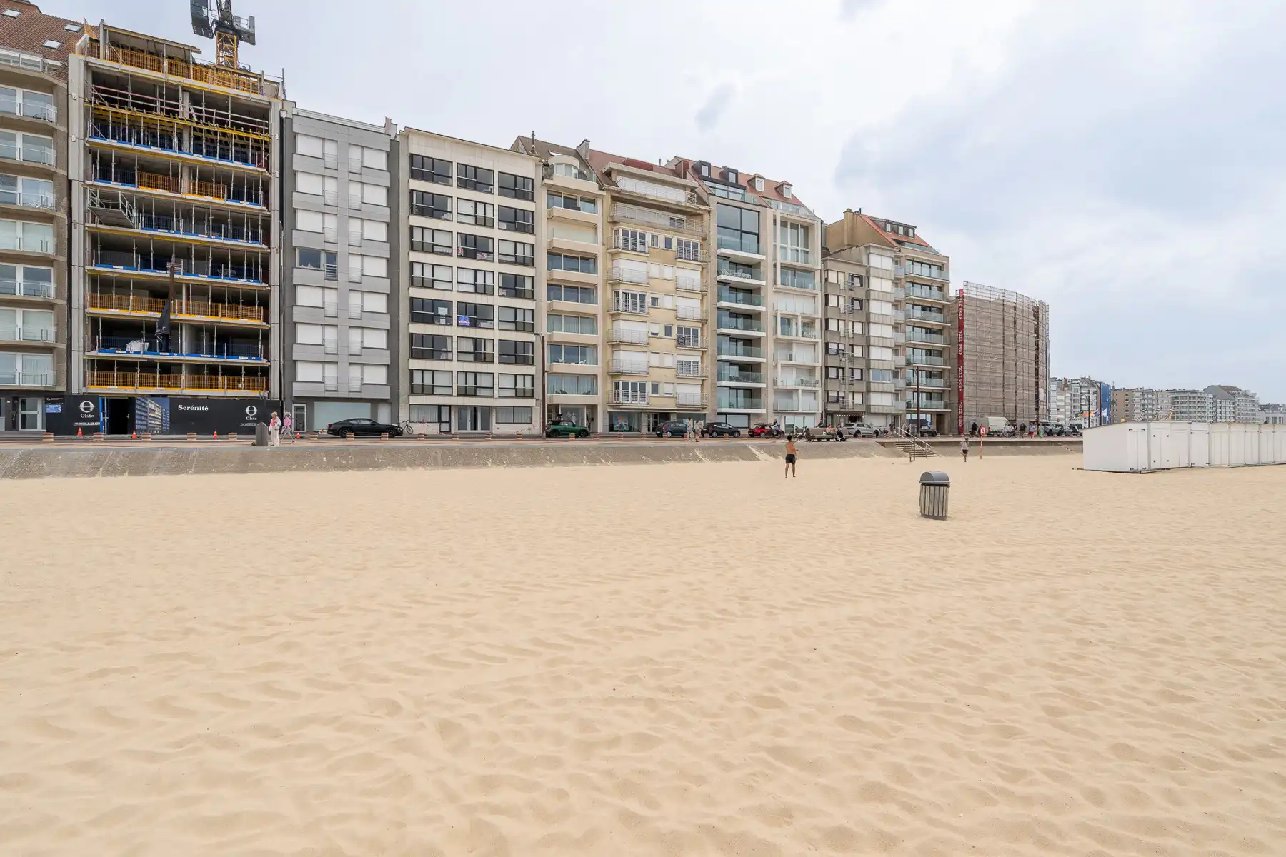 EXCLUSIEF: Ruim appartement met frontaal zeezicht foto 3