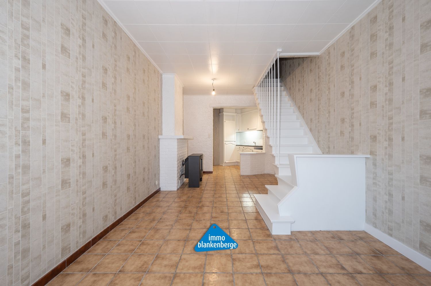 Volledig gerenoveerde rijwoning met één slaapkamer foto 3