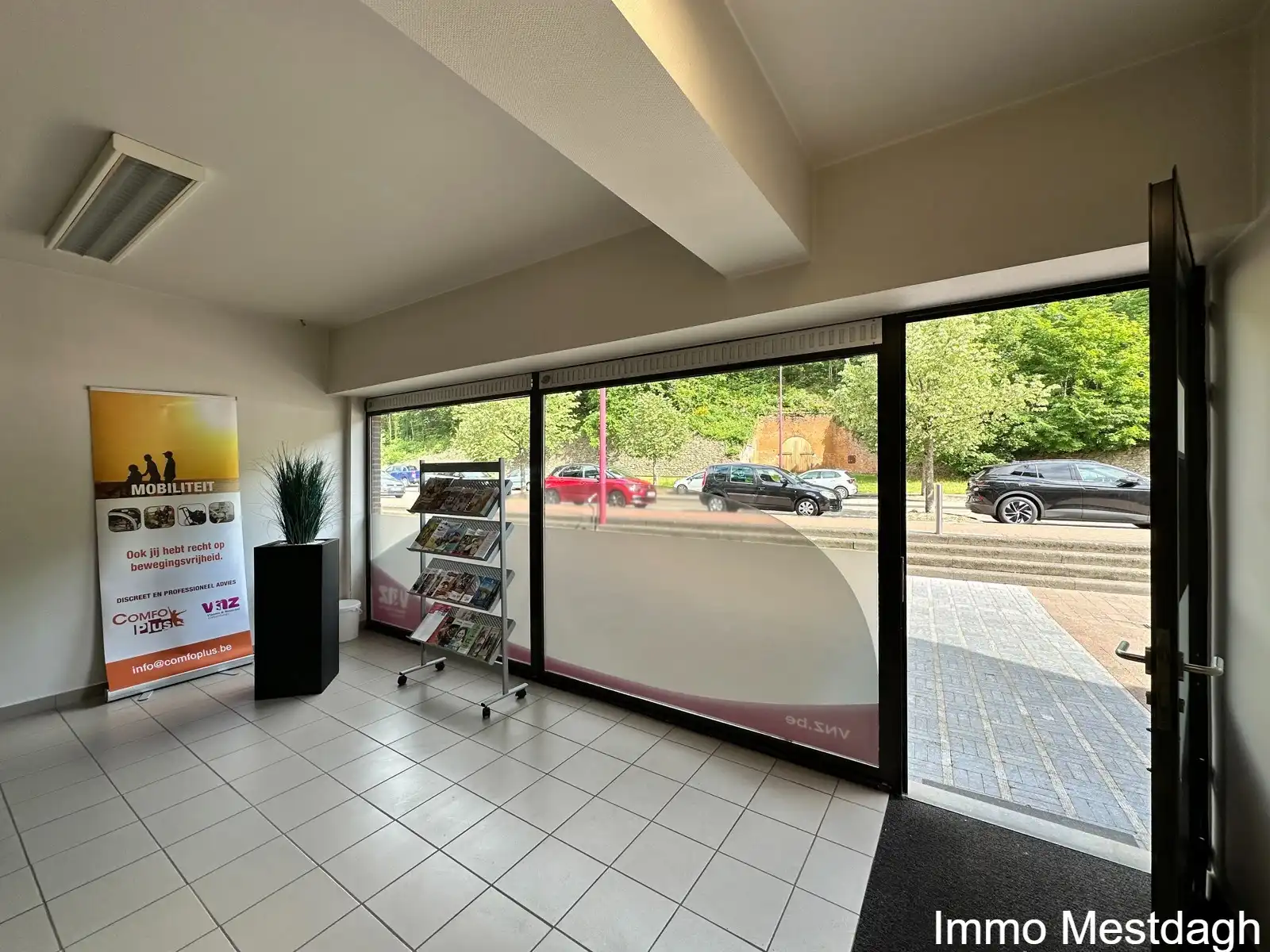 Commercieel Gelijkvloers met Topvisibiliteit te Diest foto 6