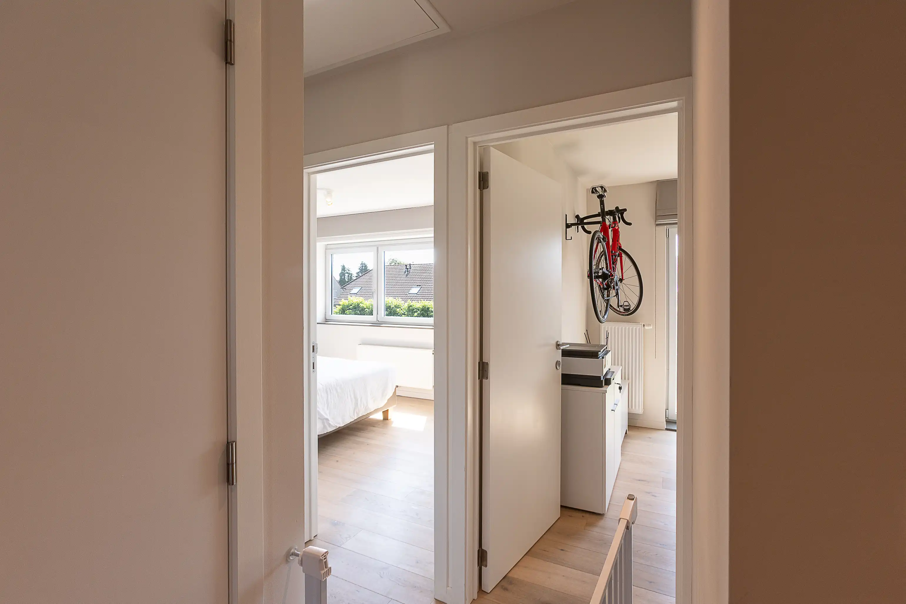Prachtige, lichtrijke  woning met zonnige tuin in Beernem! foto 14