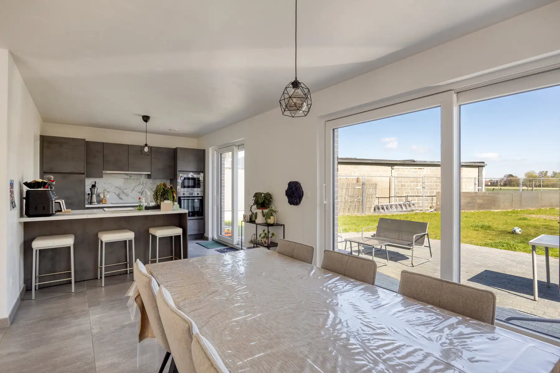 Leemans immobiliën biedt u deze uitzonderlijk ruime en energiezuinige woning aan in Merchtem! foto 10