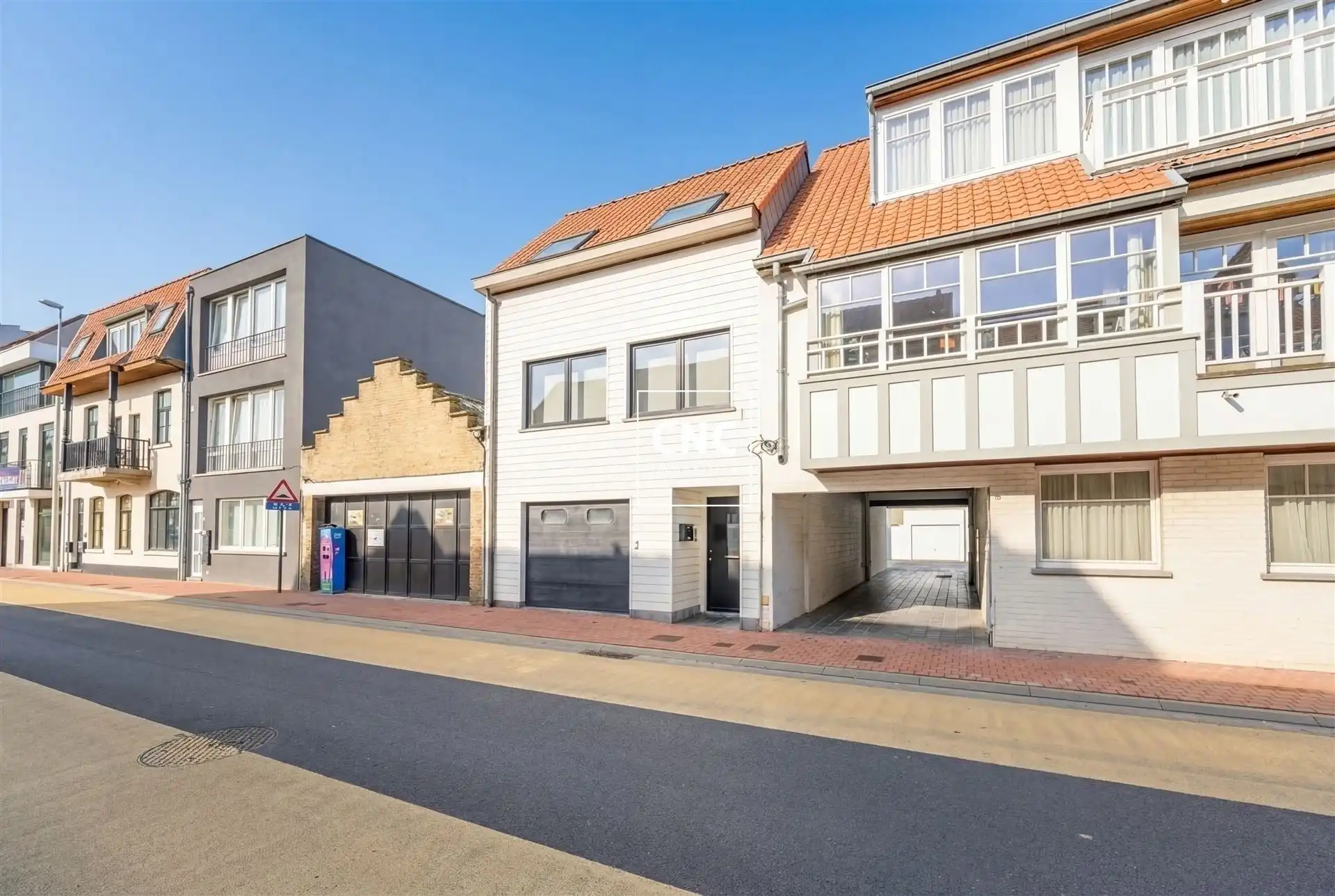 Instapklare bel-étagewoning op rustige ligging te Duinbergen foto {{pictureIndex}}