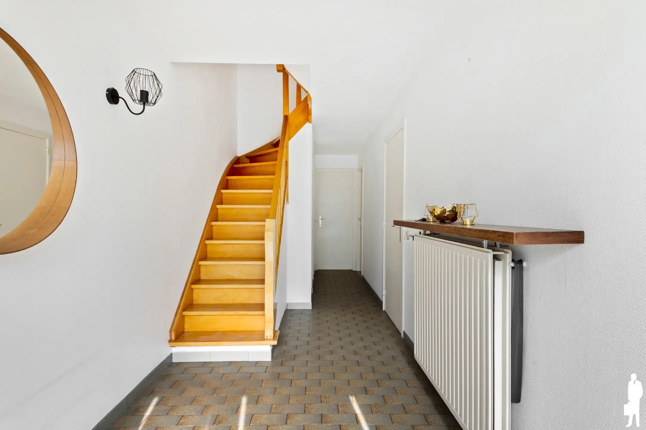 Ruime bel-etagewoning met 4 slaapkamers, garage en tuin foto 6