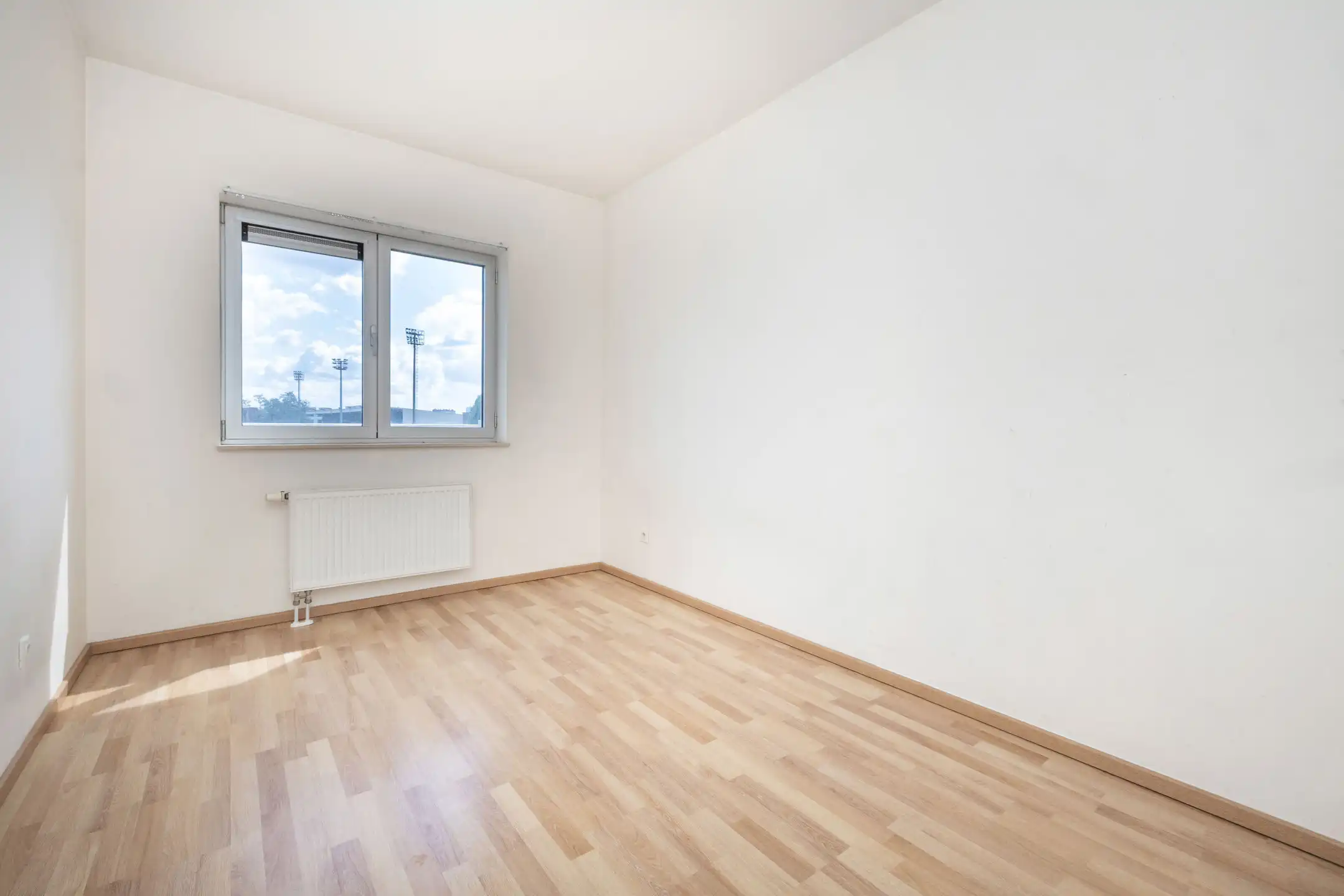 Appartement met 2 slaapkamers + kantoor met terras en P foto 9