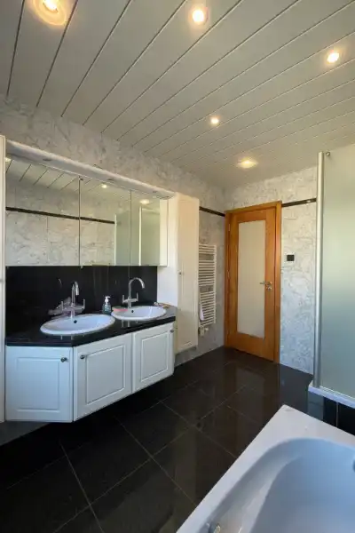 Zeer ruime woning + groot bijgebouw nabij de Visserij foto 14