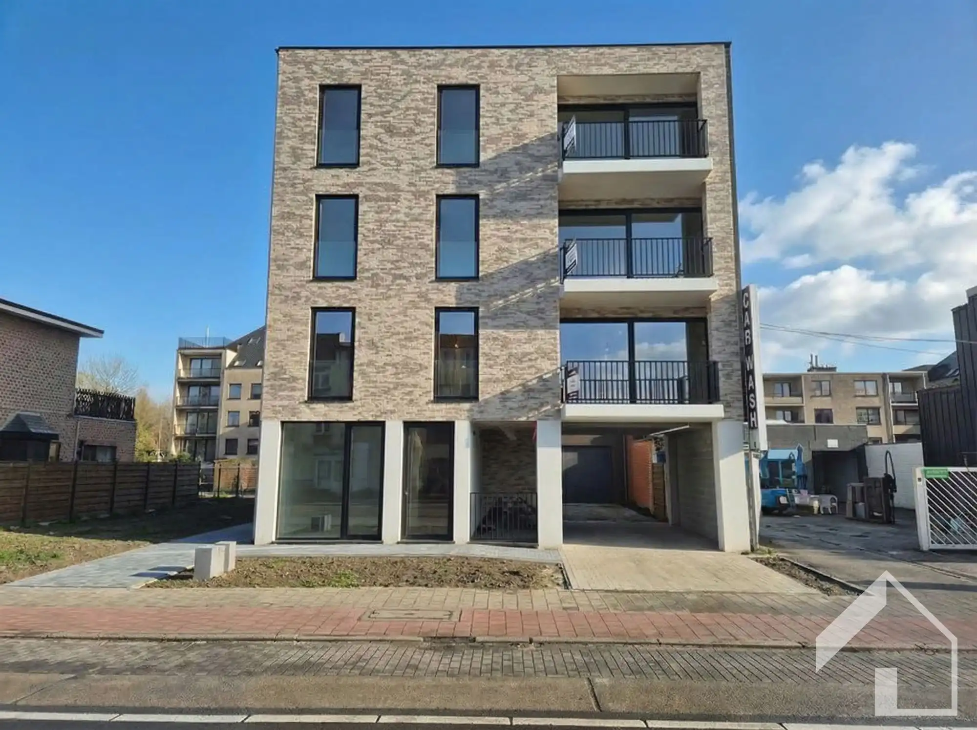 Nieuwbouw appartement op de 3de verdieping met 1 slaapkamer, terras en lift.   foto {{pictureIndex}}