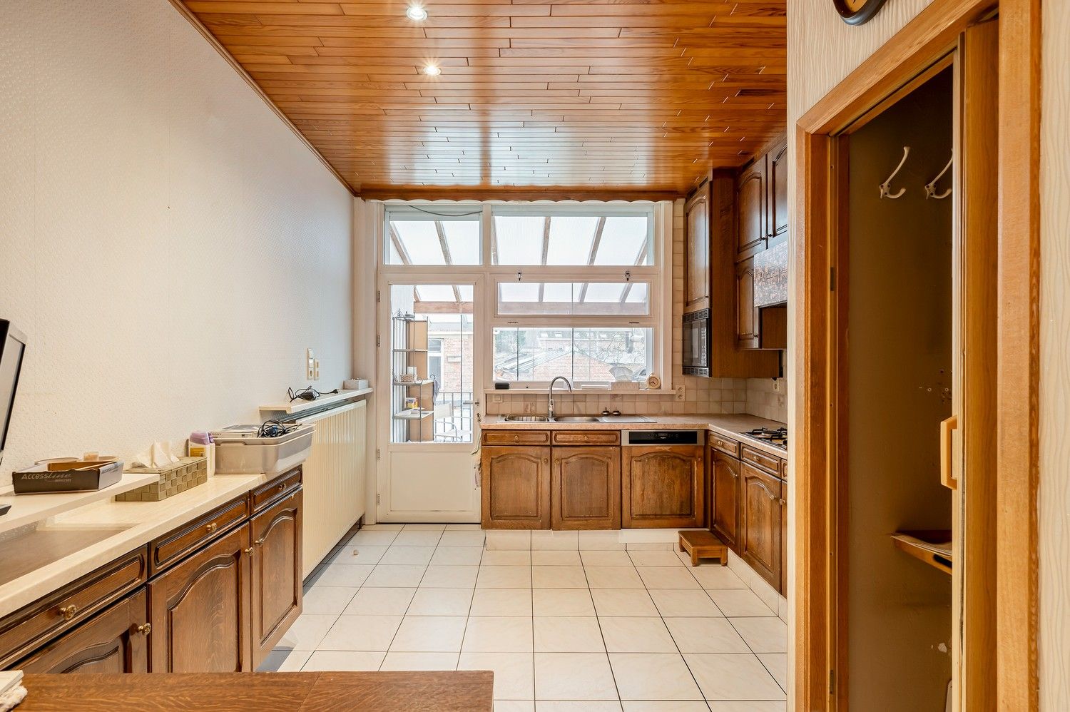 OP TE FRISSEN WONING MET MAGAZIJN VLAK BIJ CENTRUM MECHELEN foto 9