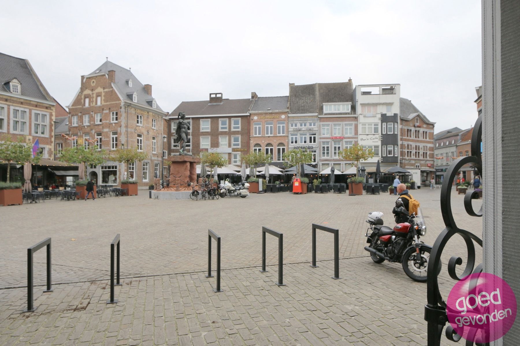 WINKELRUIMTE - GROTE MARKT - OPTIMALE ZICHTBAARHEID foto 5