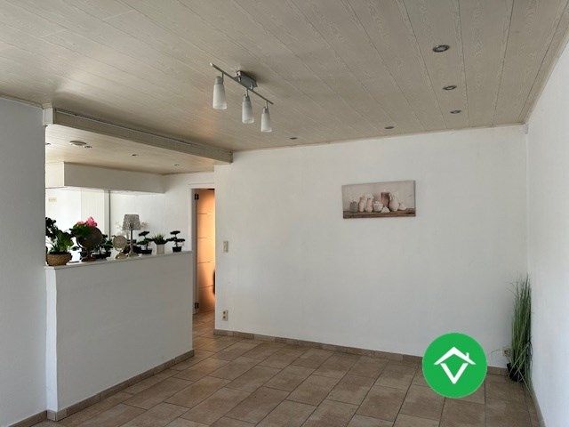 Instapklaar gelijkvloers appartement met tuin en garage in rustige wijk te Eernegem foto 8