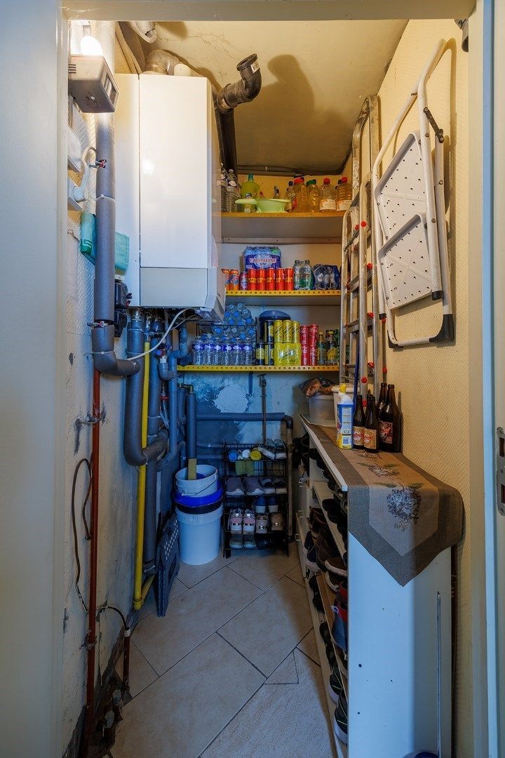 Woning met parktuin, aan het kanaal met opslagplaats van ca. 60m² foto 14