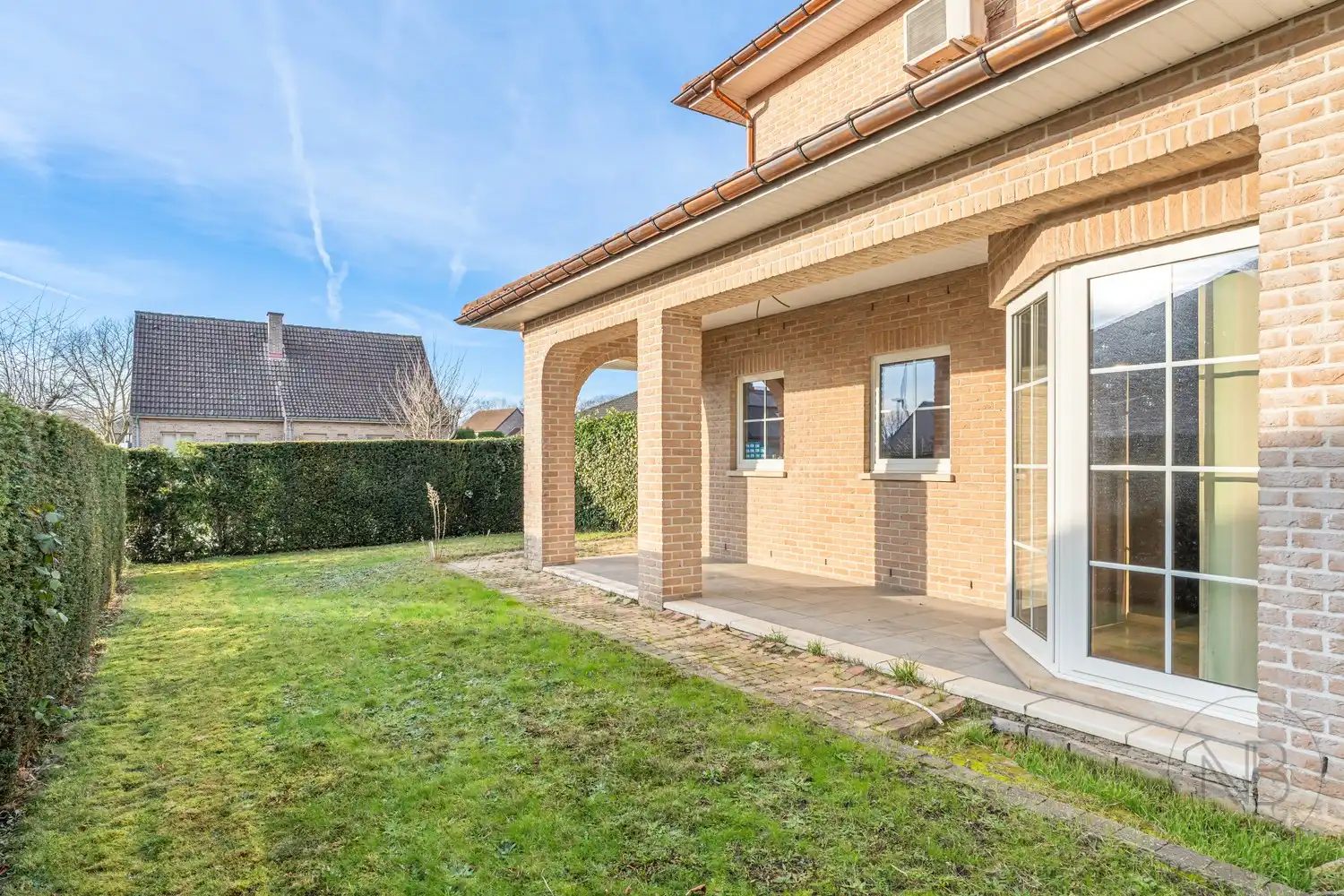 Ruime zuiderse gezinswoning  met 3 slaapkamers foto 4