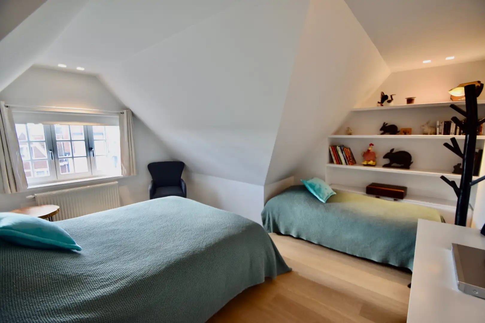 Prachtige karaktervolle villa in hartje Zoute, op enkele stappen van het Dominicanenkerkje en het strand te huur. foto 23