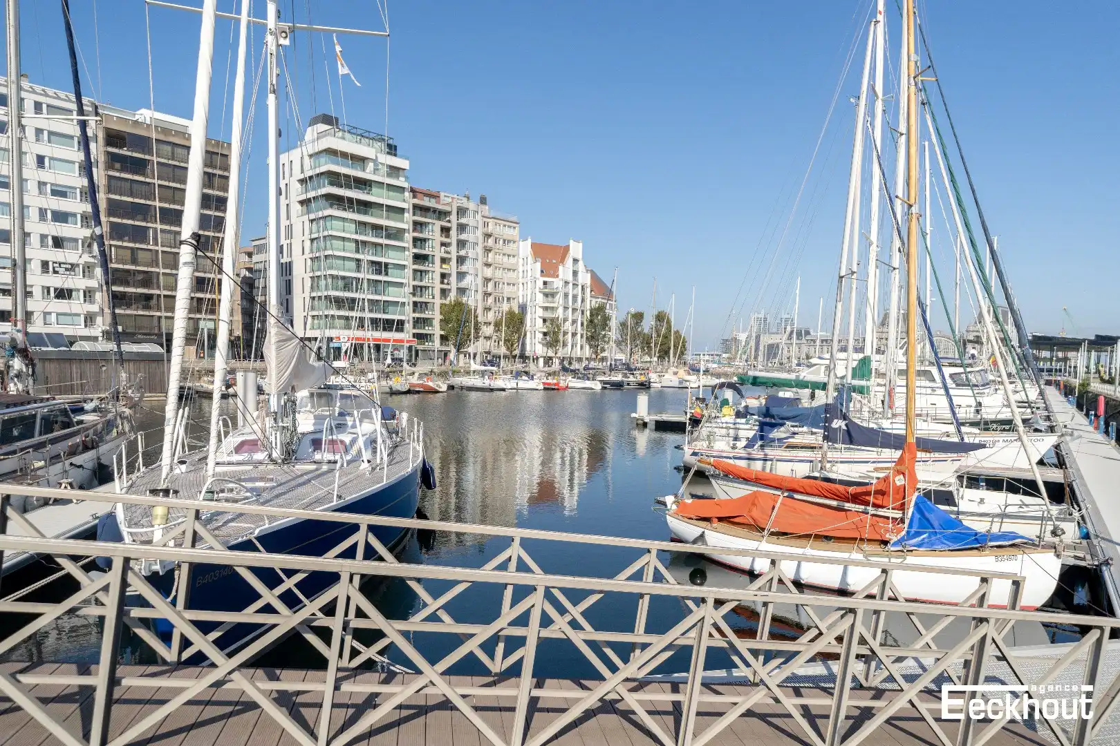 Instapklaar 1 slaapkamer appartement vlakbij jachthaven en station in centrum Oostende foto 14