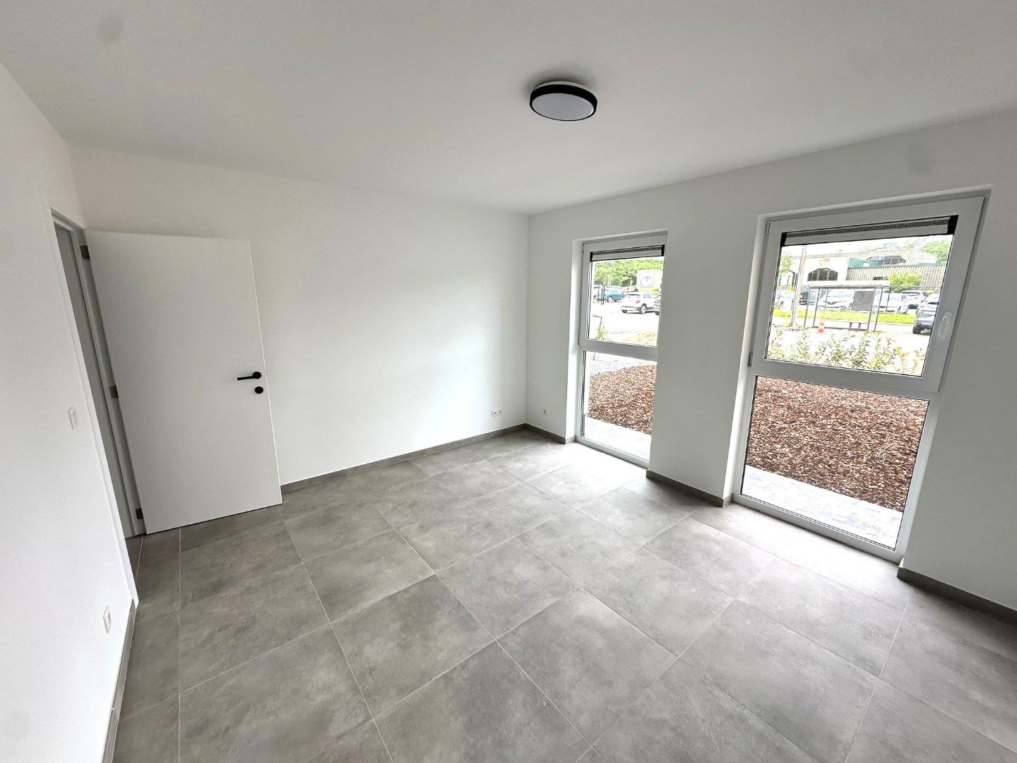 Nieuwbouwappartement met twee slaapkamers, terras en twee autostaanplaatsen foto 10