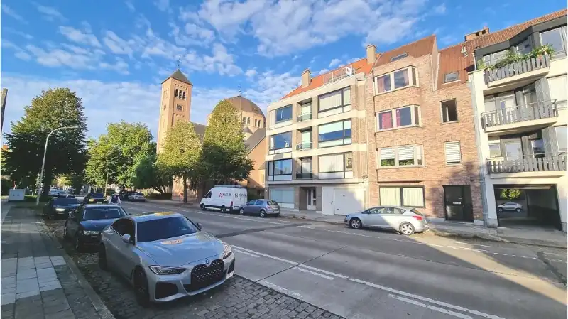 Lichtrijk 2-slaapkamerappartement met 2 Terrassen te huur in Kristus-Koning Brugge foto {{pictureIndex}}