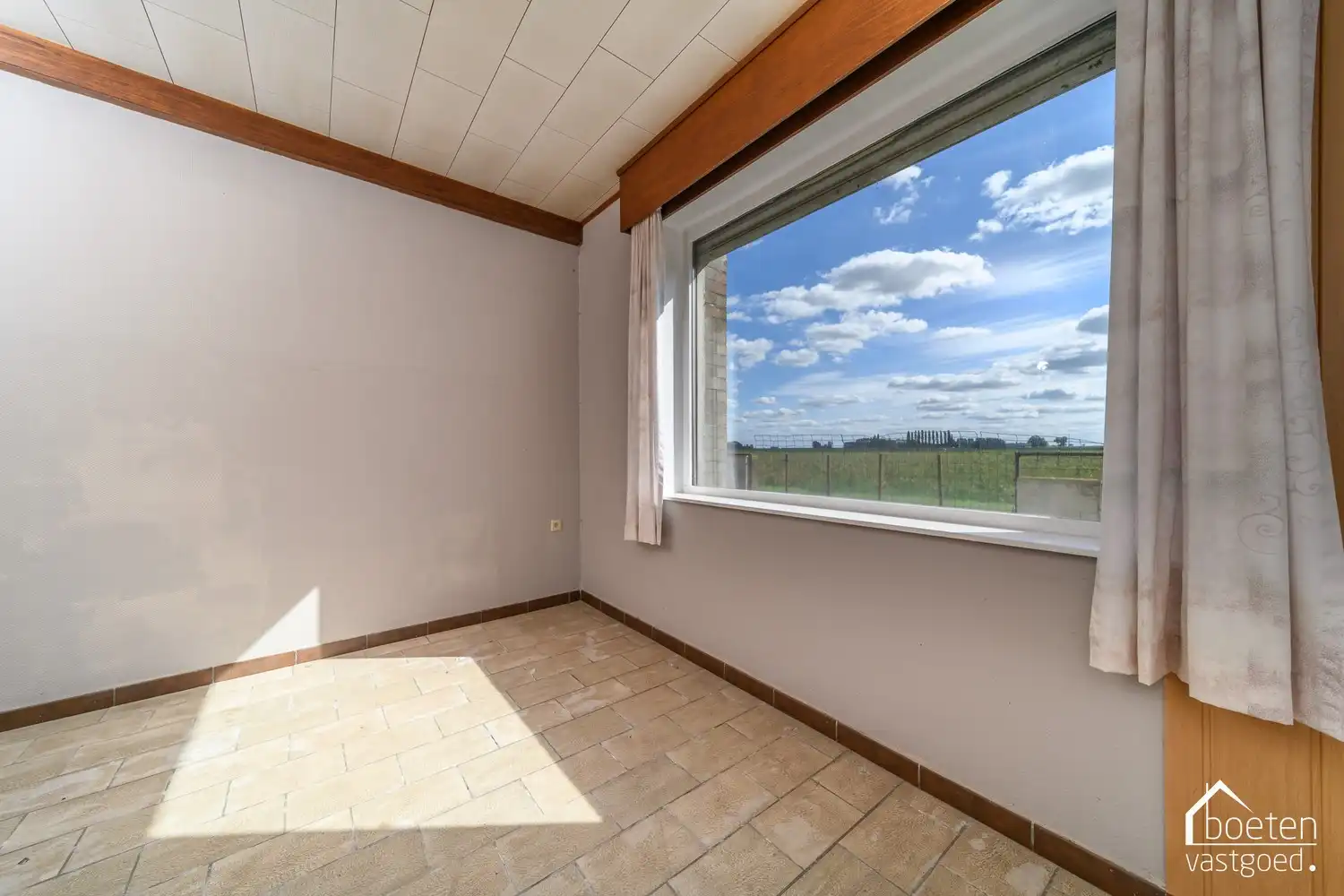 Leisele :Landelijk gelegen renovatiewoning op 1.477 m² grondoppervlakte met prachtig open zicht. foto 6