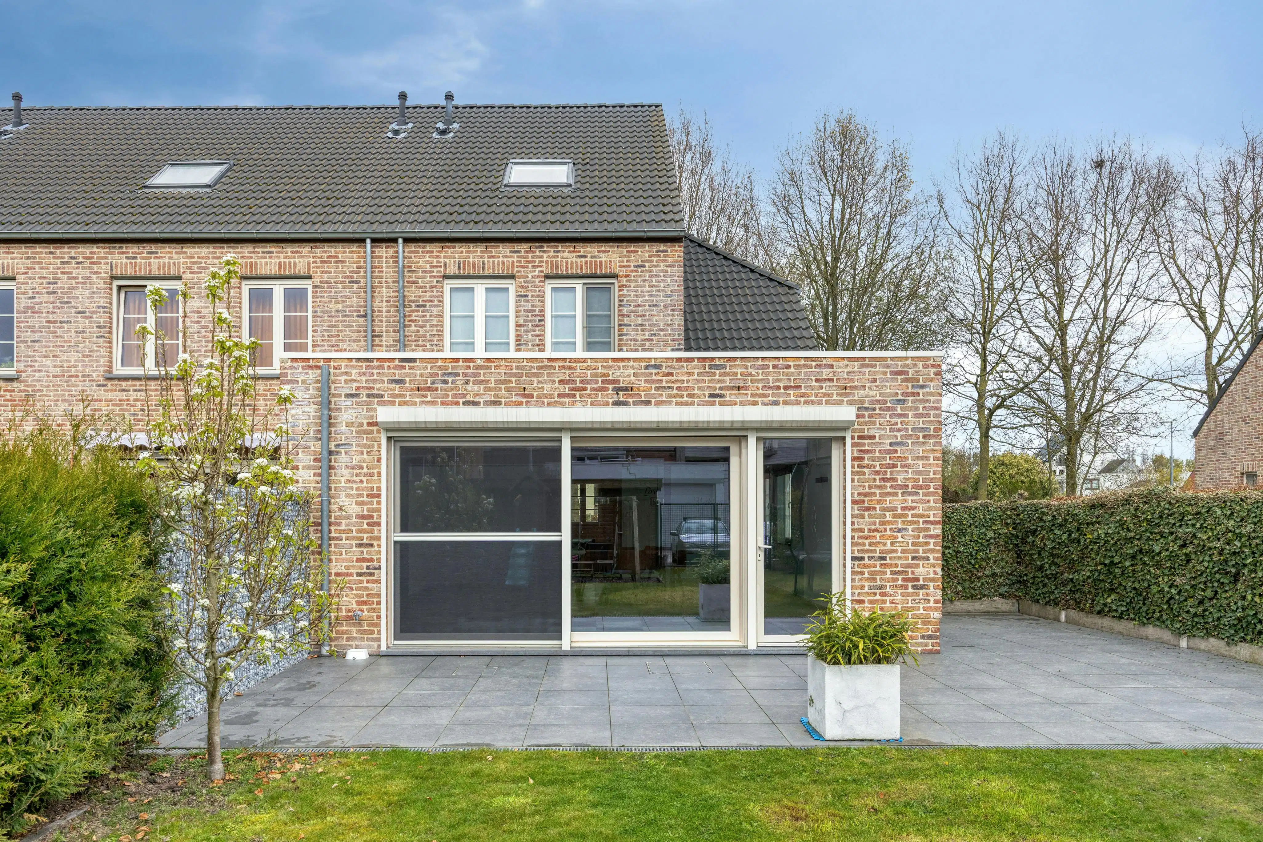 Energiezuinig huis te koop in Kruibeke  foto {{pictureIndex}}