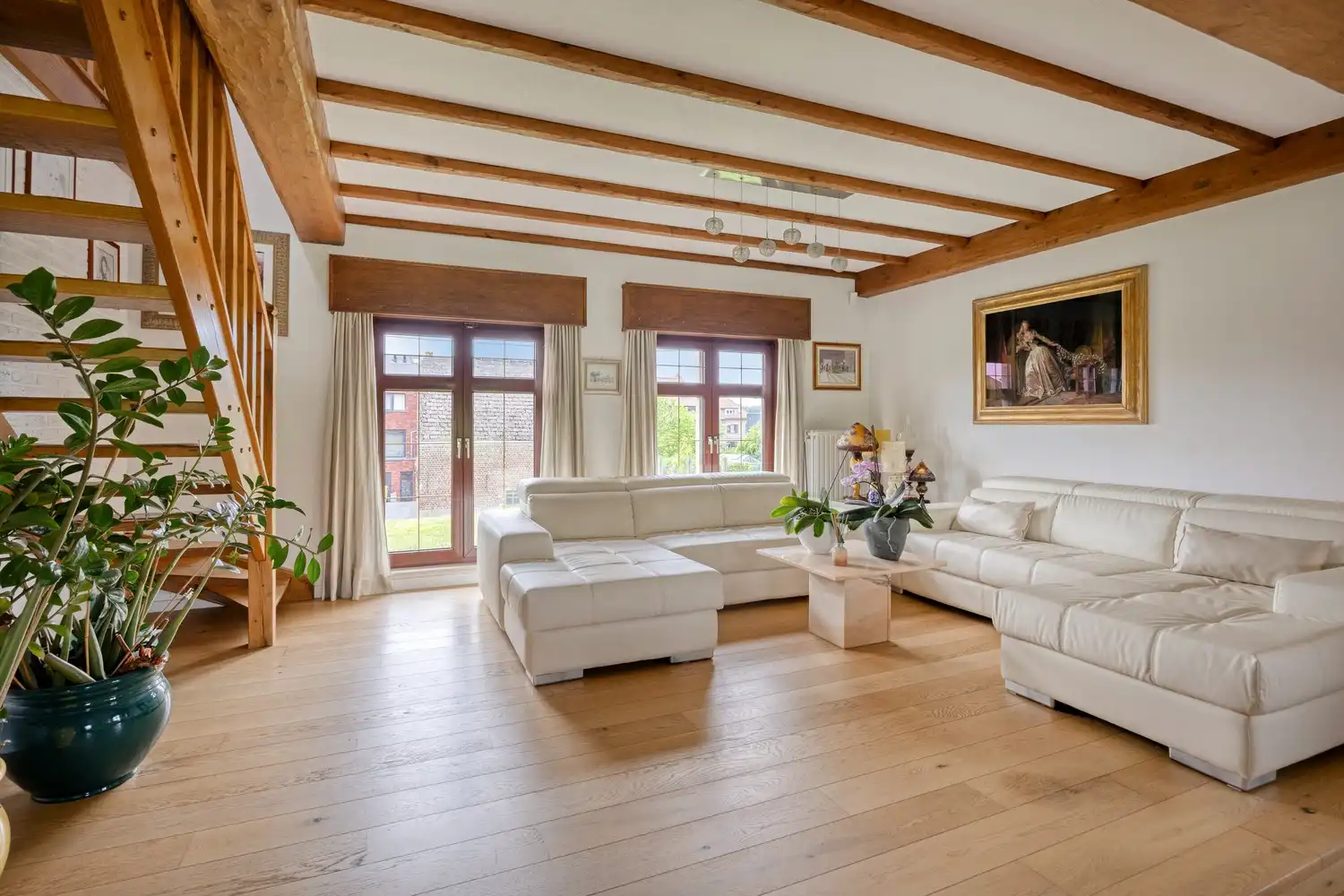 Statige en uitzonderlijk ruime woning op prachtig perceel met uniek groen uitzicht foto 6